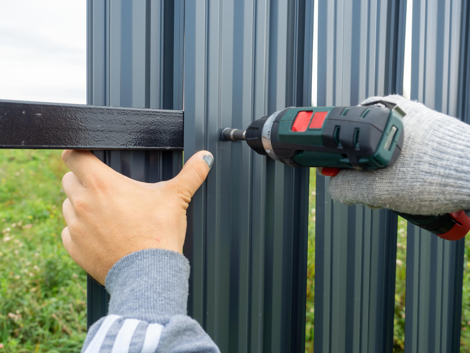 How to Repair and Maintain a Chain Link Fence Like a Pro
