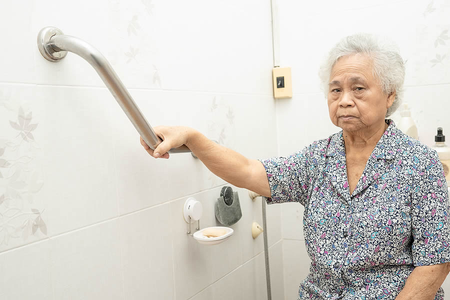 Prevent Bathroom Falls with Professional Grab Bar Installation