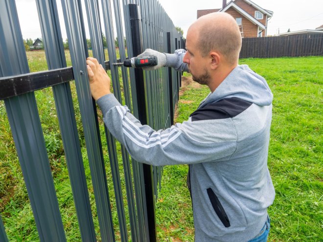 How to Repair Fence Damage After a Storm