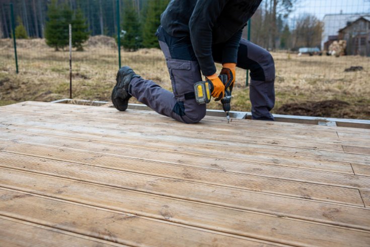 Wood vs. Composite Deck Repair: What’s the Difference?